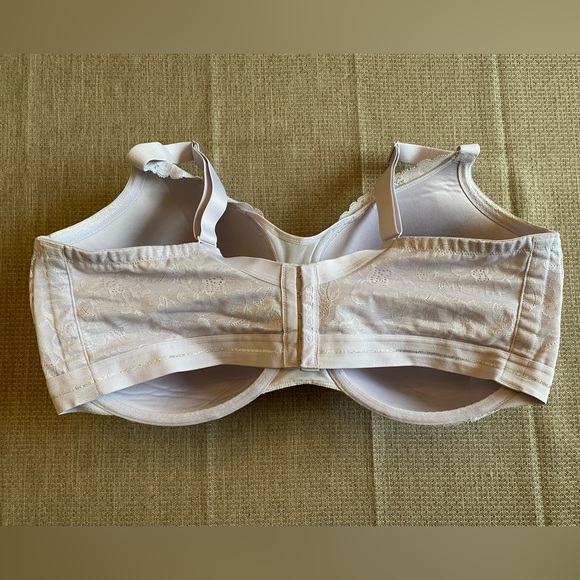 Cacique Lightly Lined Lace Underwire Bra - Picture 2 of 4